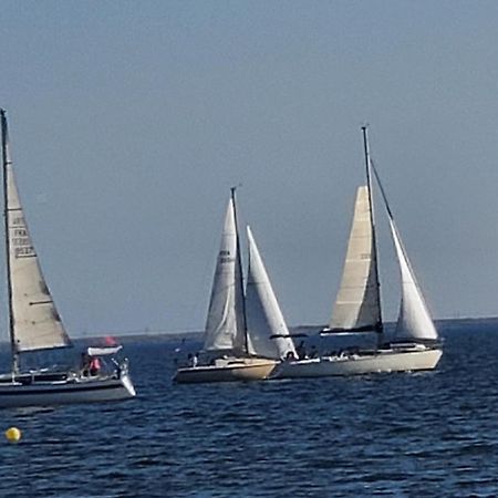 Le Vent Dans Les Voiles - Appartement Classe 4 Etoiles Meze Bagian luar foto