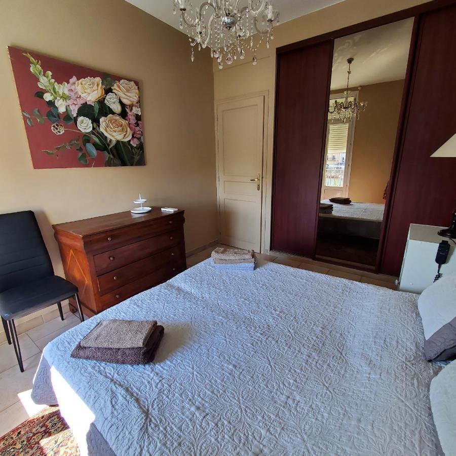 Le Vent Dans Les Voiles - Appartement Classe 4 Etoiles Meze Bagian luar foto