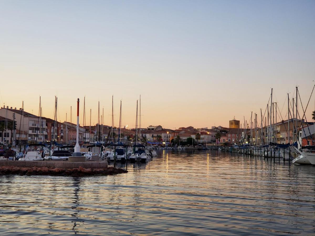 Le Vent Dans Les Voiles - Appartement Classe 4 Etoiles Meze Bagian luar foto