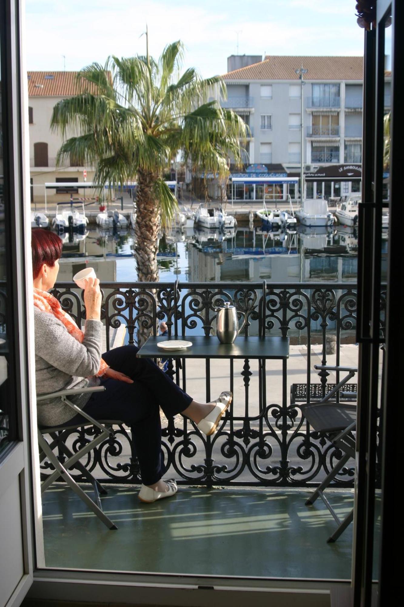 Le Vent Dans Les Voiles - Appartement Classe 4 Etoiles Meze Bagian luar foto